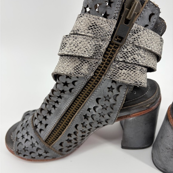 Freebird Theresa Celestial Moon Star Leather Heeled Side Zip Sandal Boots Size 7 - Picture 5 of 8